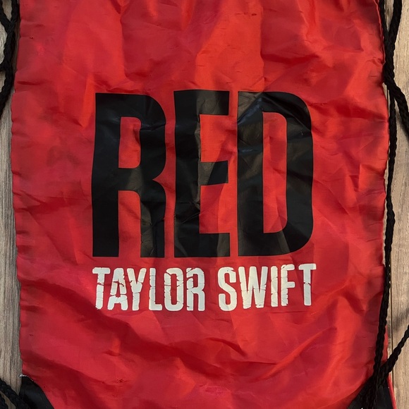 Red Taylor Swift Drawstring Bag - Picture 2 of 10